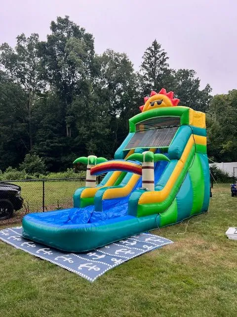 Castle-Combo-Bounce-House-Water-Slide3.webp
